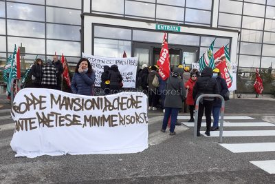 Nuoro. Lo sciopero degli operatori delle pulizie al San Francesco (foto F.Nieddu)