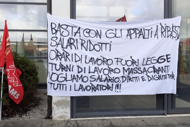 Nuoro. Lo sciopero degli operatori delle pulizie al San Francesco (foto F.Nieddu)