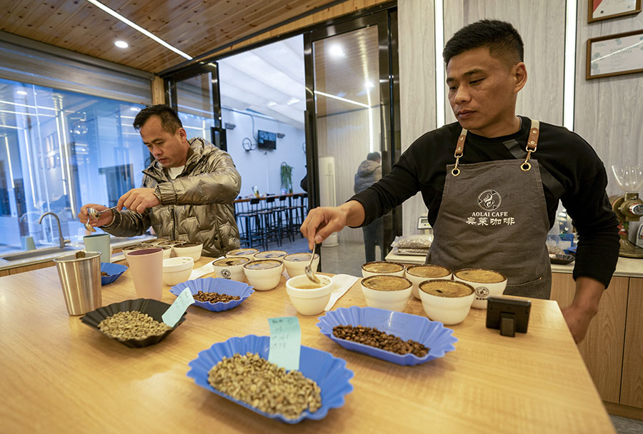 Cina: industria del turismo del caffè in forte espansione a Hainan