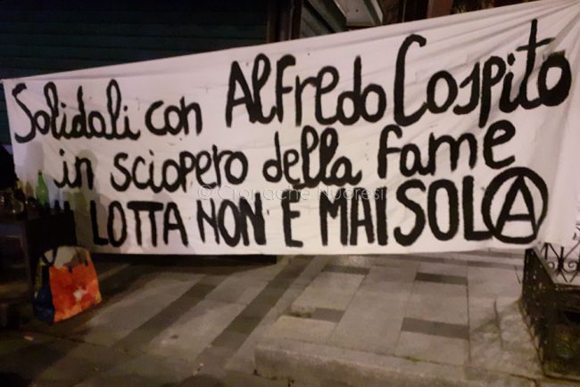 Il sit-in solidale con Alfredo Cospito