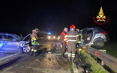 Le due auto dopo lo scontro