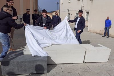 L'inaugurazione dell'installazione dedicata a Grazia Deledda (foto Nieddu)
