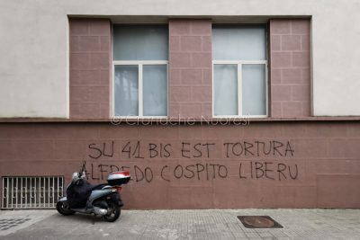 Nuoro. Scritte solidali con Cospito e contro il 41bis (foto S.Novellu)