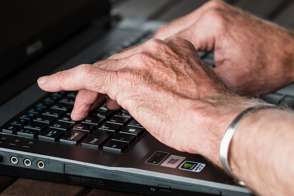 Nuoro. Difficoltà con Spid, email o pagamenti online? Le Acli aprono lo sportello gratuito digitale