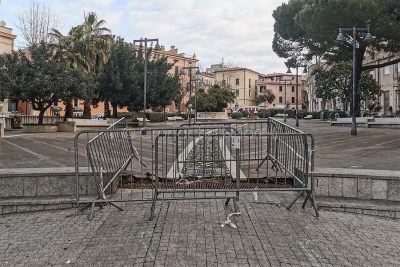 I Giardini di piazza Vittorio Emanuele transennati (foto S.Novellu)