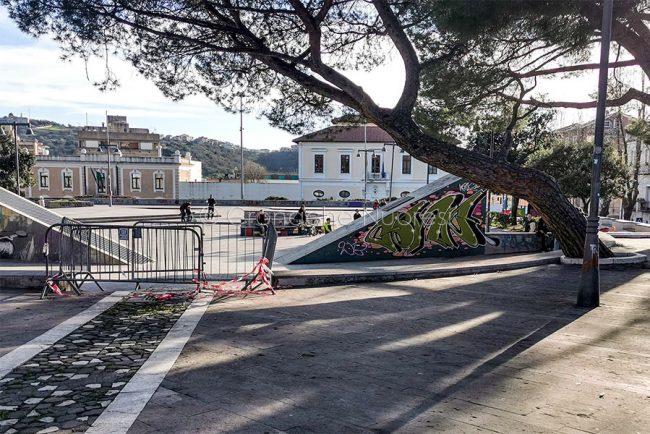 I Giardini di piazza Vittorio Emanuele transennati (foto S.Novellu)