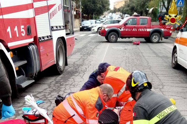 I soccorsi alla donna investita in viale Repubblica