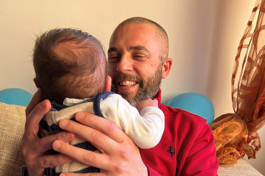 Poste Italiane. Nuoro: Maurizio neo papà: “Ben vengano le politiche a sostegno della famiglia”