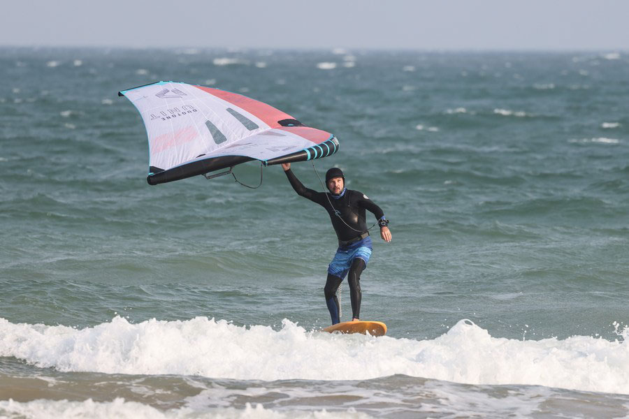 Cina: imprenditore russo crea marchio di surf a Boa