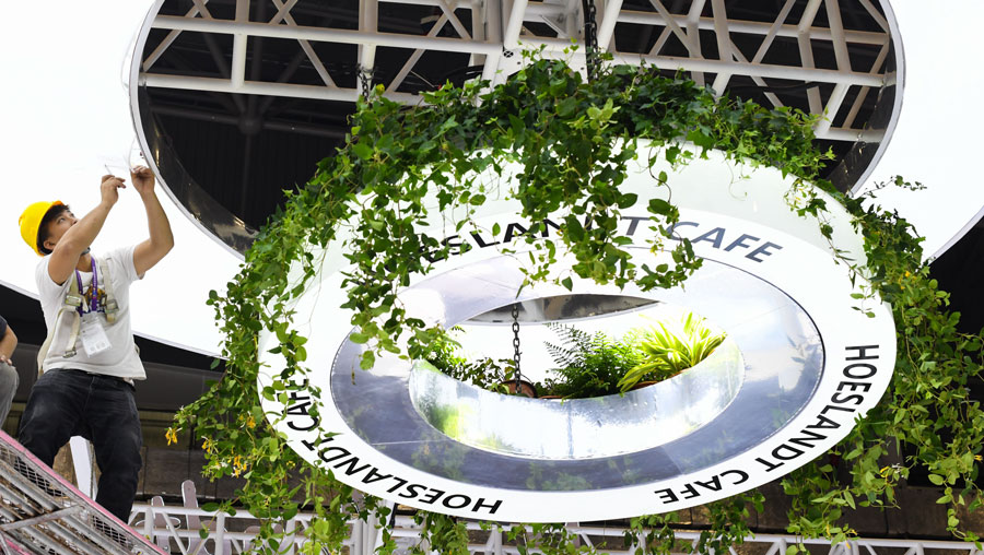 Cina: Haikou, preparativi per International Consumer Products Expo