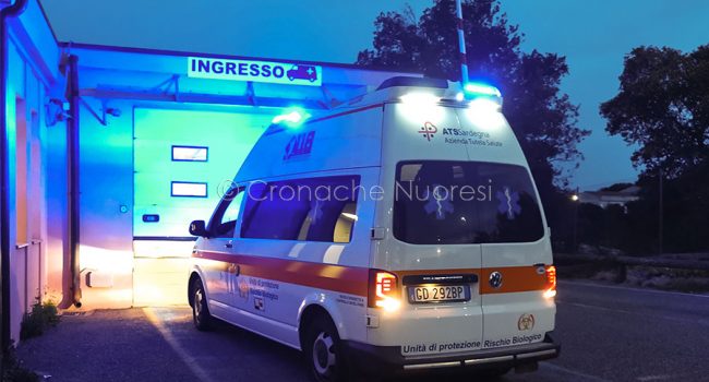 Ambulanza al Pronto Soccorso del San Francesco (foto S.Novellu)