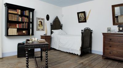 La camera da letto di Grazia Deledda, la Museo Deleddiano