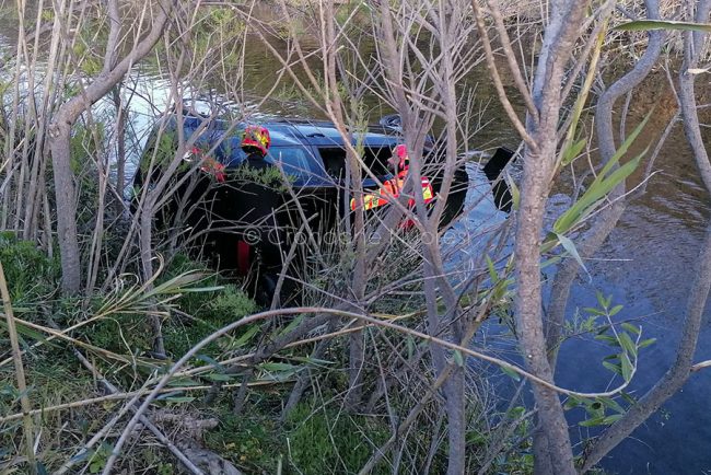 L'auto precipitata nel Cedrino a Orosei