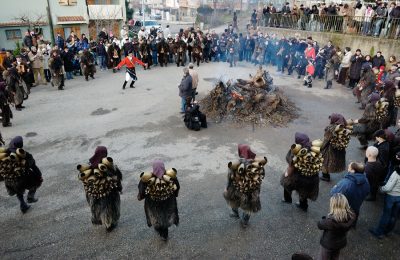 Mamoiada, uscita dei Mamuthones per Antonio Abate (2008)