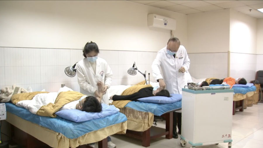 Cina: medicina tradizionale cinese sempre più popolare tra i giovani