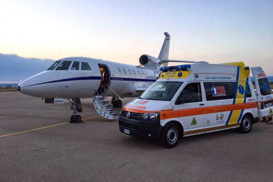 Volo d’urgenza per un bimbo di 11 mesi ricoverato al San Francesco di Nuoro: ora è al Gaslini di Genova per cure salvavita