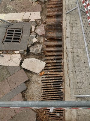 Nuoro. Le mattonelle della vergogna ai Giardini