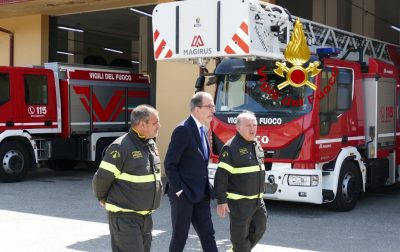 il prefetto Dionisi in visita al Comando dei Vigili del fuoco