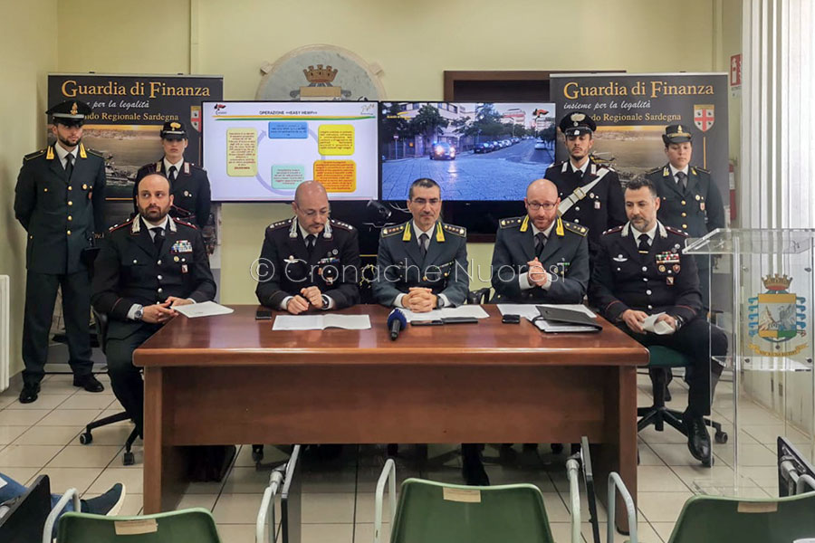 Allevatore del Nuorese esportava marijuana nella Penisola tramite corrieri: sequestrati auto e immobili di lusso