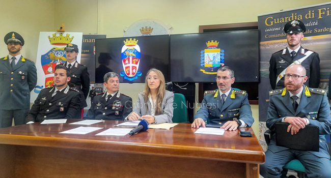 La conferenza stampa di Finanza e Carabinieri per l'operazione Domina
