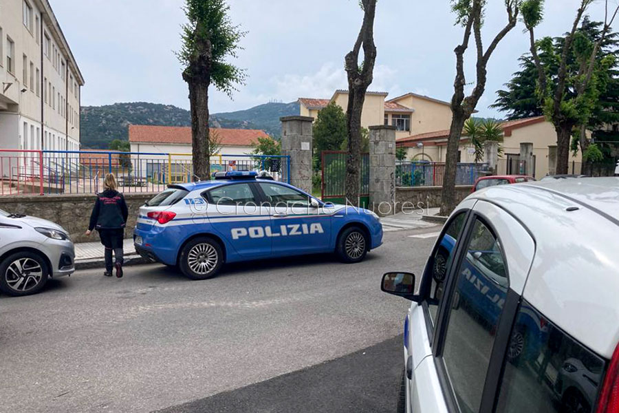 Nuoro. Braccio di ferro tra dirigente e sindaco che non emette l’ordinanza. E la Materna di via Malta chiude lo stesso