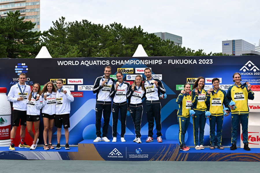 Nuoto: Italia vince medaglia d’oro nella 4x1500m mista in acque libere (1)