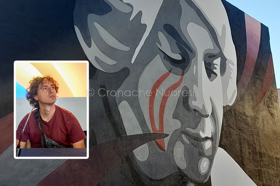 Il muralista Jorit a Nuoro: “Grazia Deledda pacifista e rivoluzionaria come me”