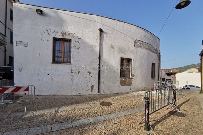 Nuoro, crolli a Casa Fadda