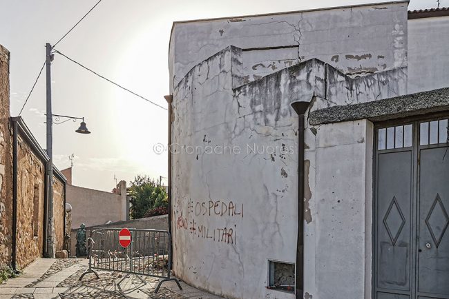 Nuoro, crolli a Casa Fadda