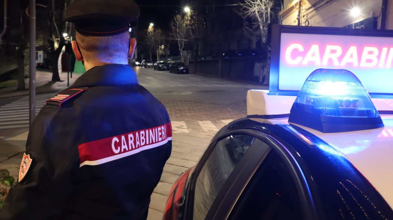 Spacciatore di cocaina beccato dai Carabinieri del Comando di Nuoro. Nei guai anche un gruppetto di guasta feste