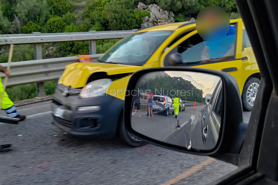Nuoro. Ancora un tamponamento all’uscita della galleria: coda di auto fino al bivio di Marreri – VIDEO