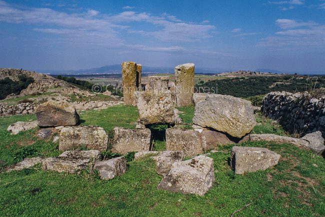 La tomba dei giganti di Pedras Doladas (foto S.Novellu)