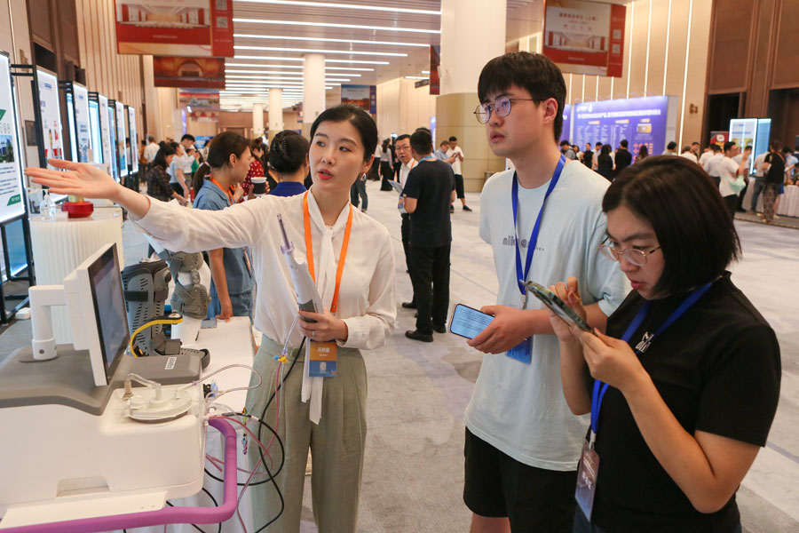 Cina: 100 giorni a CIIE di Shanghai