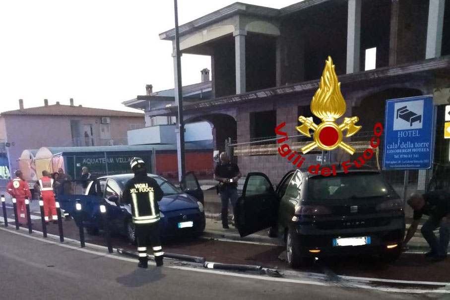 Frontale in pieno centro a Posada: cinque feriti