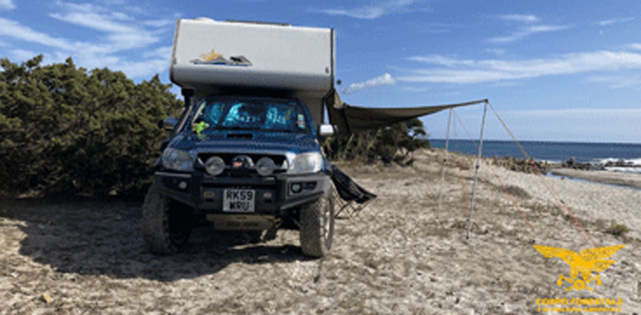Siniscola. Parcheggiano 5 camper sulle dune di “Mandra e pische”: sanzionati dal Corpo Forestale