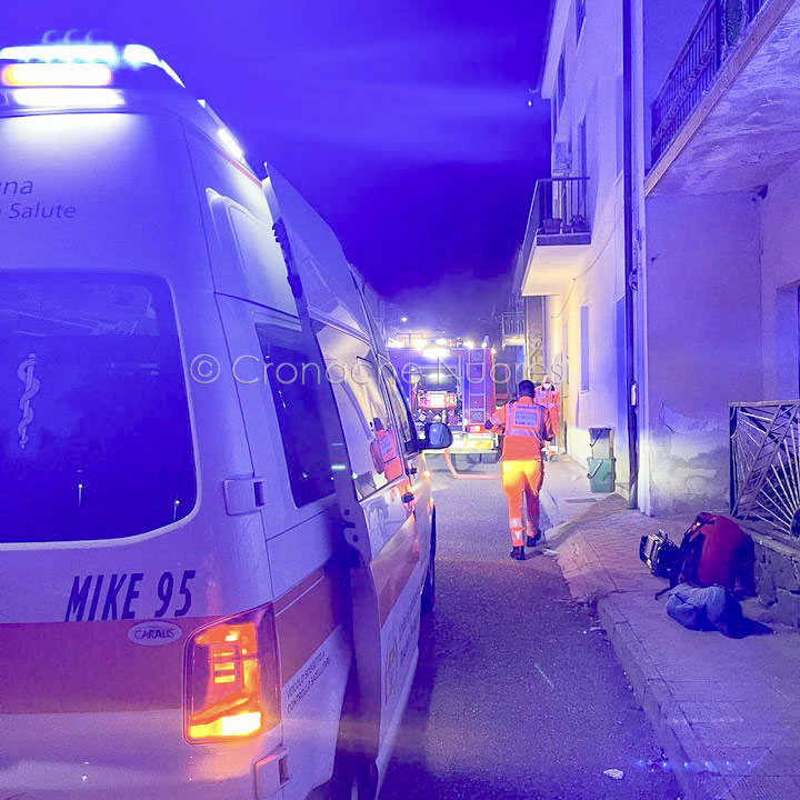 Scoppia un incendio in un’abitazione a Macomer: anziana con gravi ustioni e intossicata