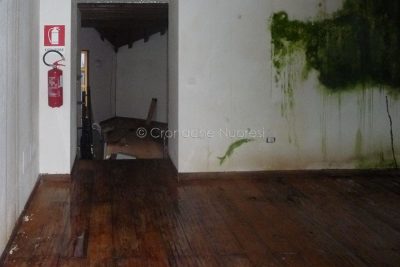 Il solaio crollato e le infiltrazioni a casa Fadda-Corraine