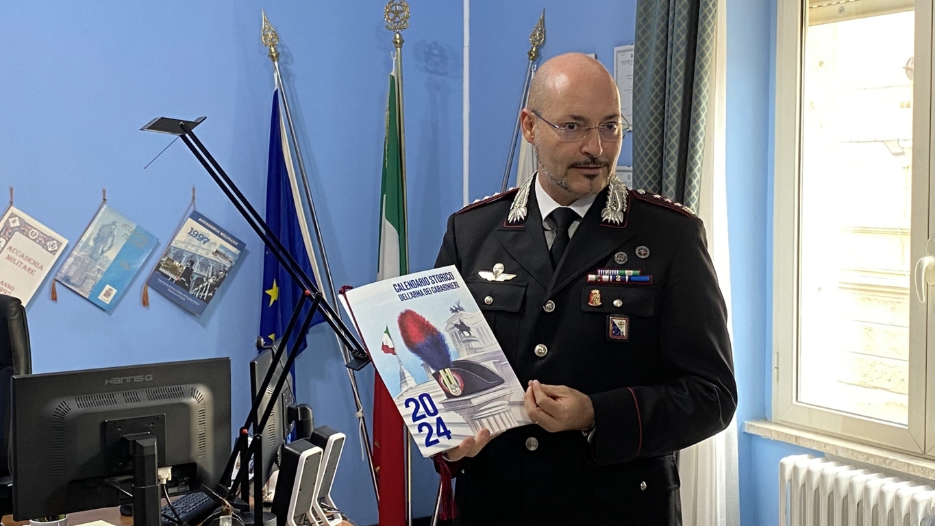 Dodici storie di ieri e oggi (anche in sardo) nel calendario dei Carabinieri 2024