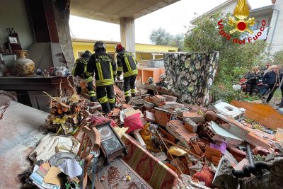 I resti dell'abitazione distrutta dall'esplosione