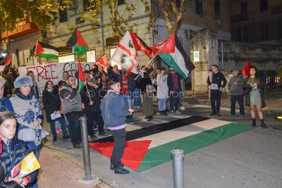Nuoro. Manifestazione per la Palestina (foto F.Nieddu)