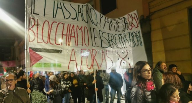 Nuoro. Manifestazione per la Palestina (foto S.Meloni)