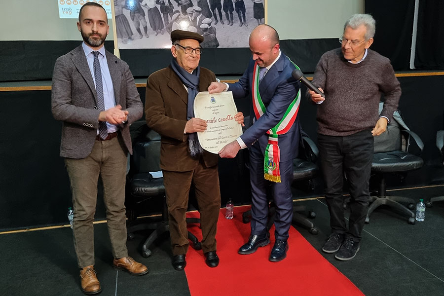 Daniele Cossellu, fondatore del Tenore Remunnu ‘e Locu, nominato cittadino benemerito di Bitti