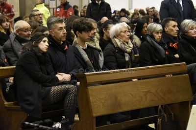 La famiglia di Giulia Cecchettin durante i funerali della ragazza nella Basilica di Santa Giustina a Padova (foto Ansa)