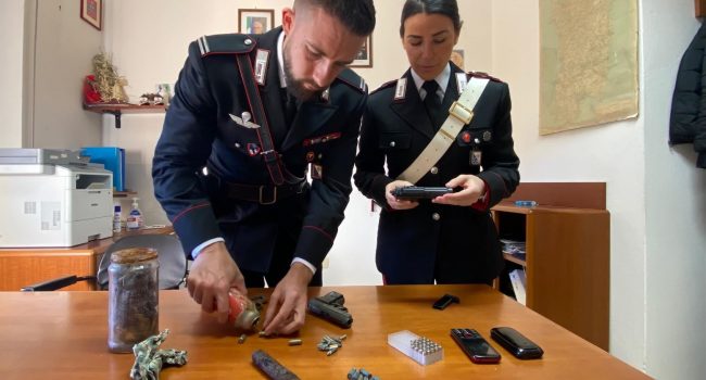 Armi e esplosivo rinvenuti a Ortueri