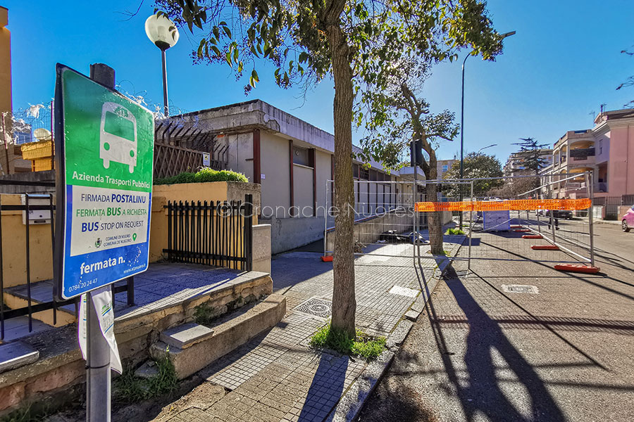 Nuoro, la città dei cantieri infiniti (e deserti). E i cittadini ne subiscono i disagi rischiando la vita