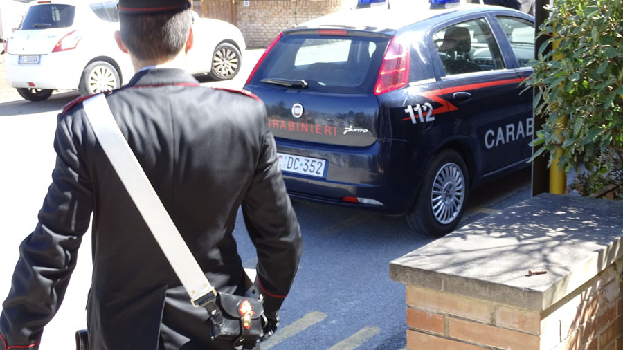 Fine di un fidanzamento con rissa tra famiglie: 5 denunce e qualcuno finito in ospedale