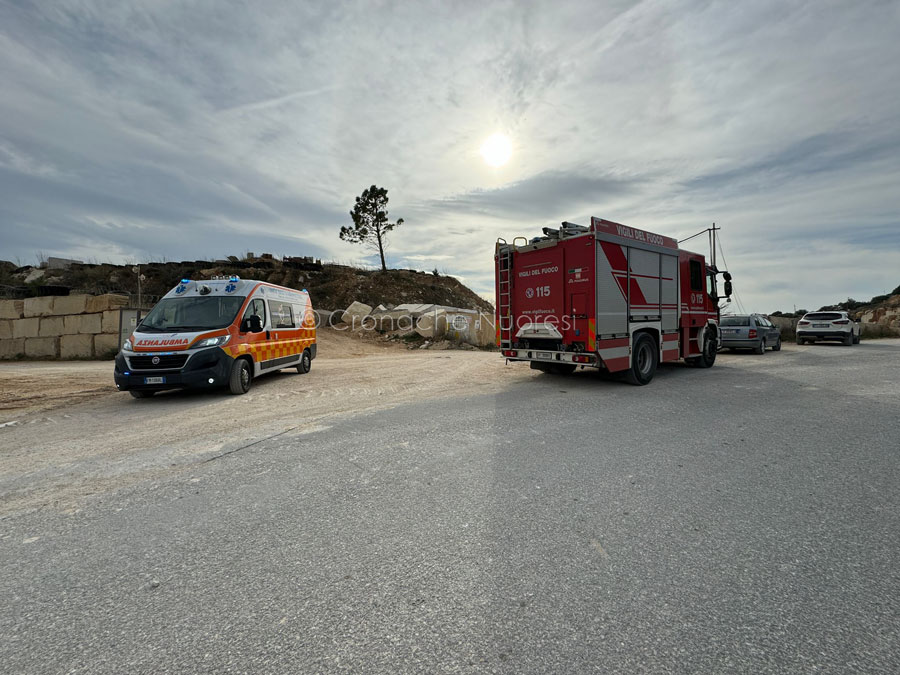 Cade dall’escavatore: operaio infortunato in cava a Orosei