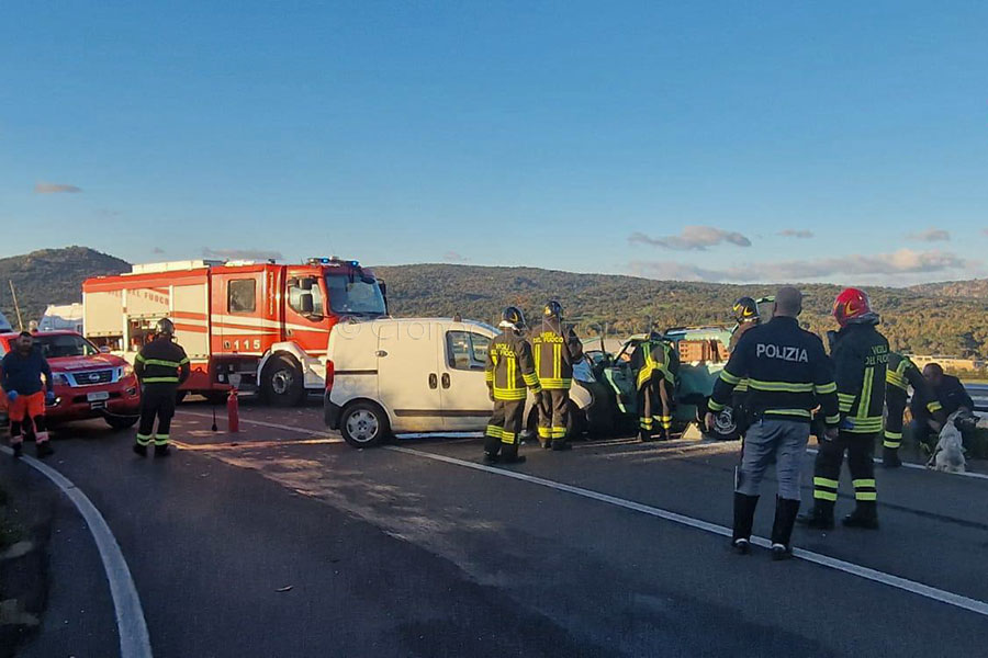 Nuoro. Scontro frontale tra due auto prima della galleria di Pratosardo: un ferito al San Francesco