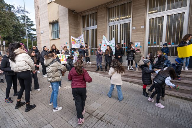 Nuoro, manifestazione per la pace (fotoS.Novellu)