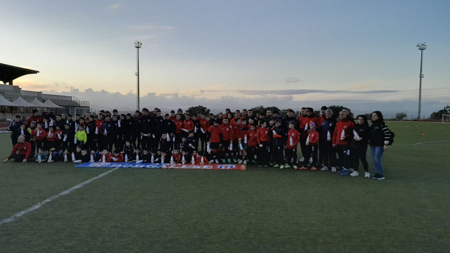 Dorgali. Acquario, squadra di calcio e Comune insieme per dare un calcio alla plastica